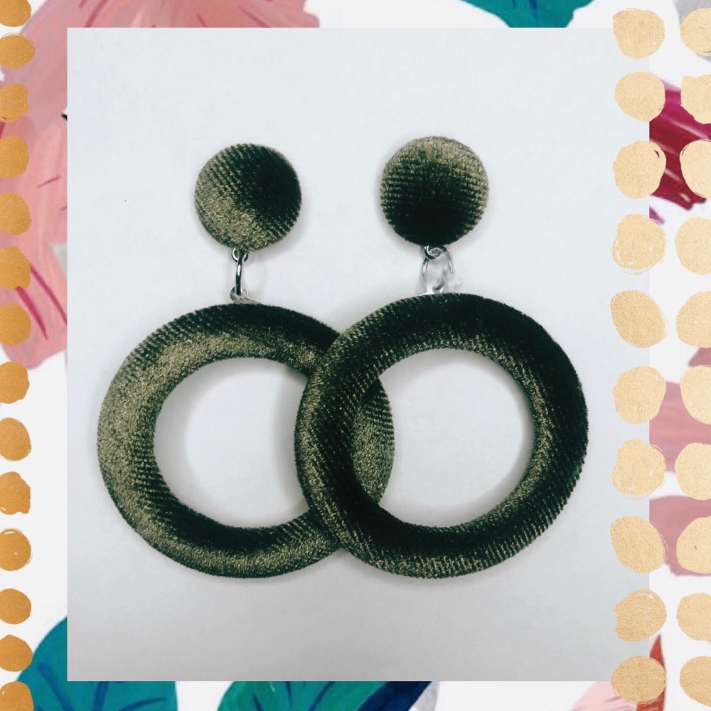 SOLD 🌿 fuzzy-circle double hoop #earrings!